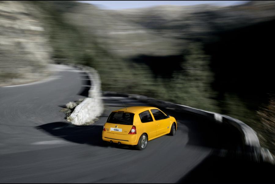  Renault Clio Sport 2002 года  (фото 14 из 76)